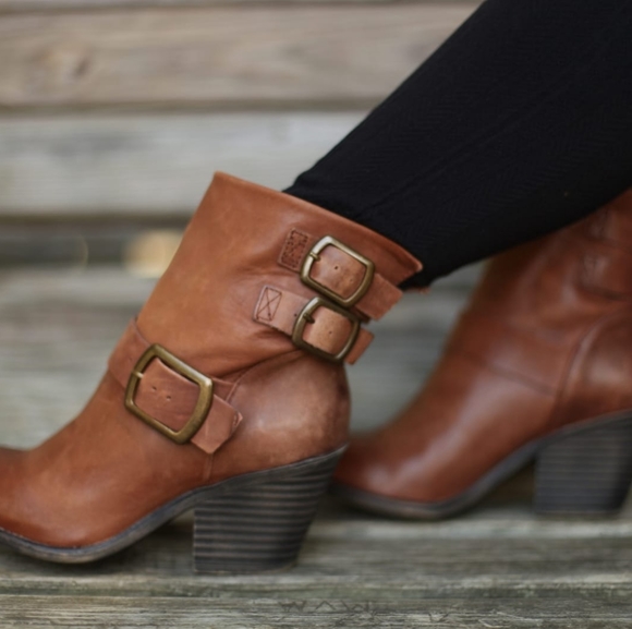 Lucky Brand Boots - Picture 4 of 8